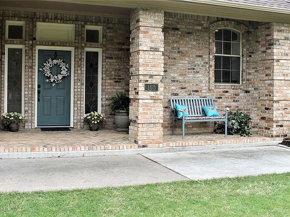 2nd image of 165 Canyon Oaks Dr