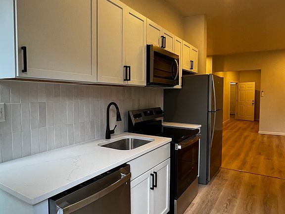 3rd image of 1527 N 28th St #A