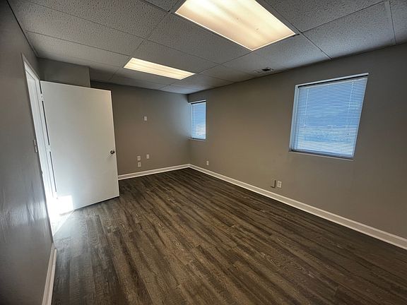 5th image of 5124 Pine Island Dr #E
