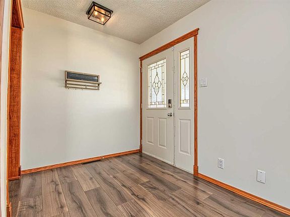 4th image of 9907 N 85th Ave