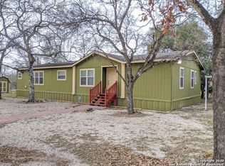 25 Rhonda Dr, Lytle, TX 78052