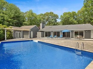 19 Monument Ln, East Hampton, NY 11937