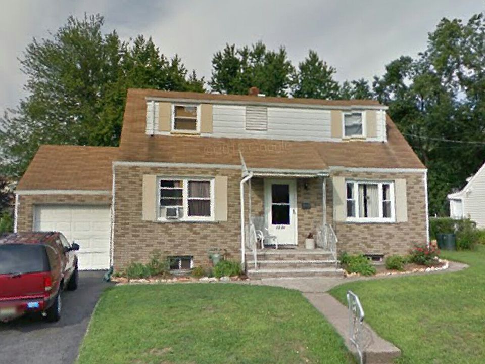 1st image of 13-02 Fairclough Pl
