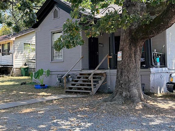 2nd image of 923 Abigail St