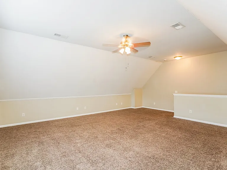 100 Homestead Ln — Photo 16