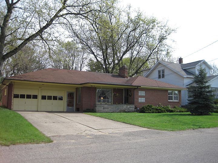 1st image of 594 Crescent Dr