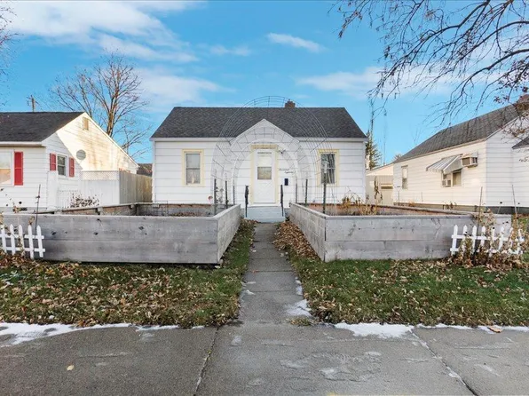 1718 University Dr S, Saint Cloud, MN 56301