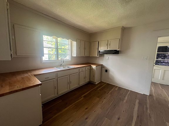 5th image of 456 1st St N