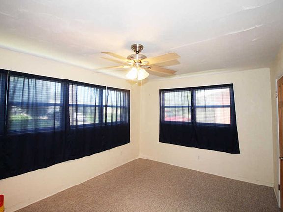 5th image of 44 Ivanhoe Dr