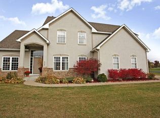 6560 Clearwater Creek Dr, Lino Lakes, MN 55038