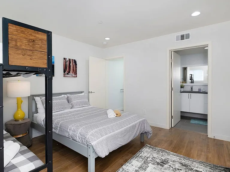 3 Bed Modern Townhome + 2-Car Private Garage — Photo 62