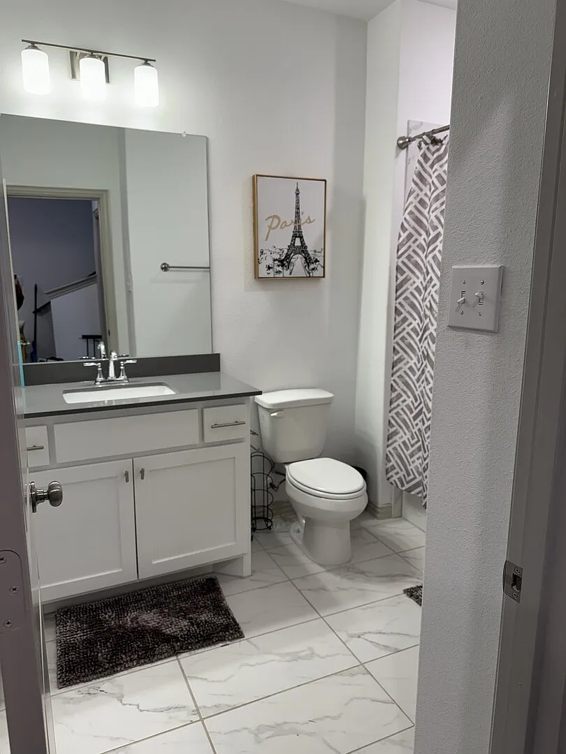 Charming 2 story Townhome — Photo 4