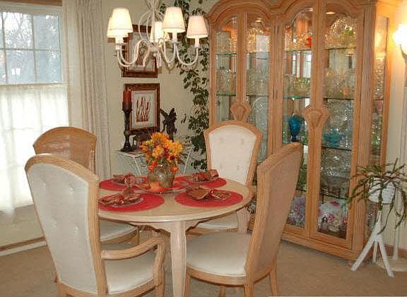 4th image of 7044 Lake Shore Drive S