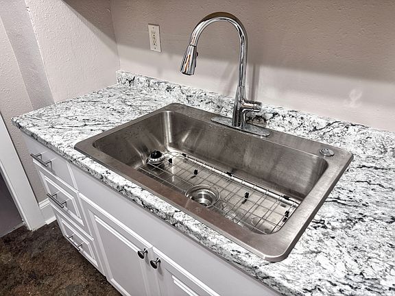 5th image of 5525 Tracy Ave
