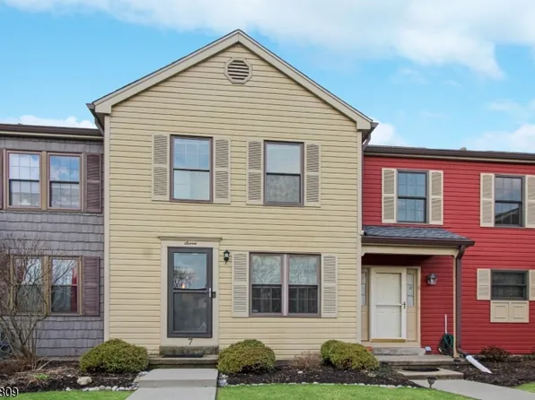 7 Duck Hawk Ct, Allamuchy Twp., NJ 07840