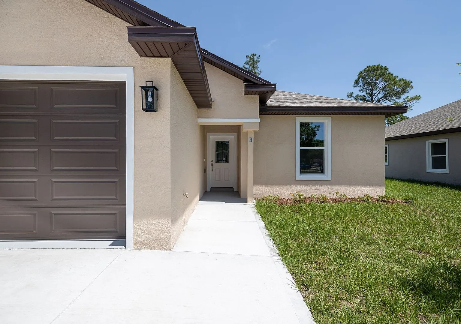 45 Providence Ln — Photo 3