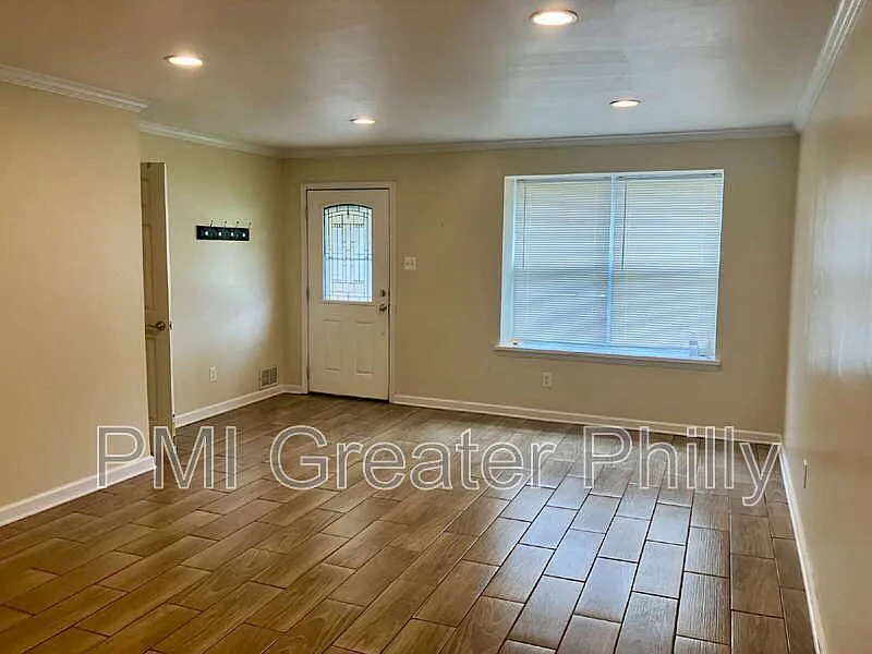 2 bed, 2.0 bath, $2,300 — Photo 3