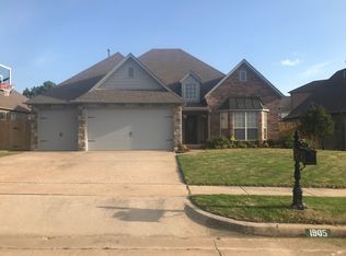 1905 W Birmingham St, Broken Arrow, OK 74011