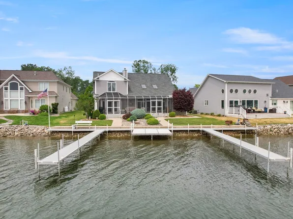 280 Lane 280aa Hamilton Lk, Hamilton, IN 46742