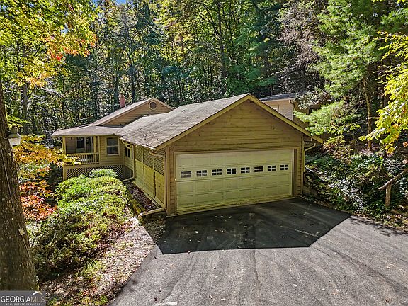 2nd image of 596 Moses Rd