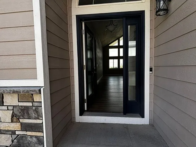 5505 Opal Dr — Photo 2