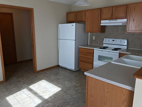 4th image of 1530 Clover Dr