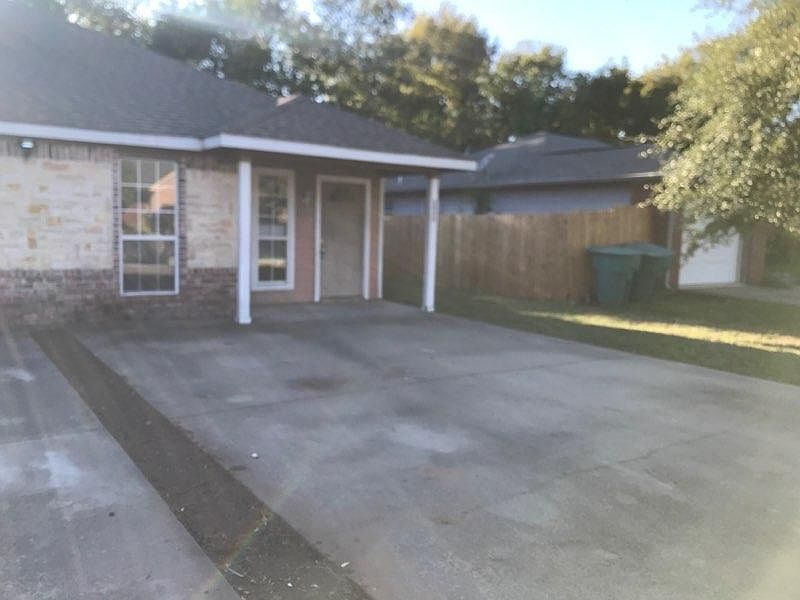 1st image of 3114 Versaille Dr