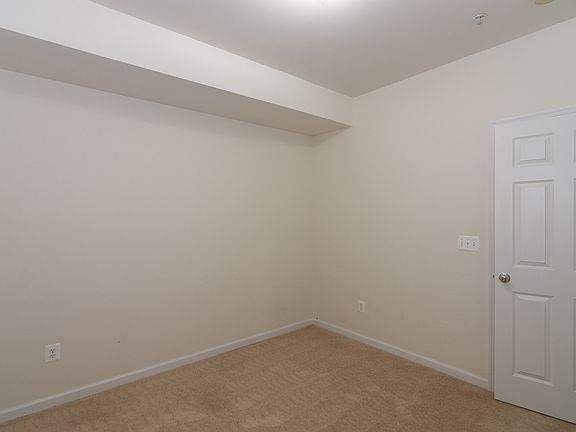 5th image of 16836 Nuttal Oak Pl