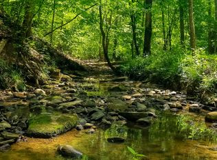 984 Deerwood Dr, Dandridge, TN 37725