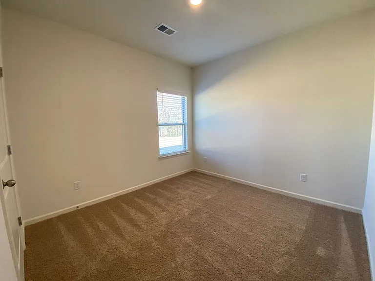 38 Crown Way — Photo 31