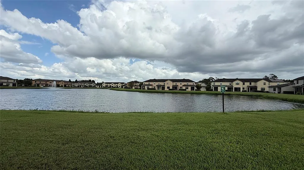 4 bed, 2.5 bath, 1615 sqft, $2,250 — Photo 3