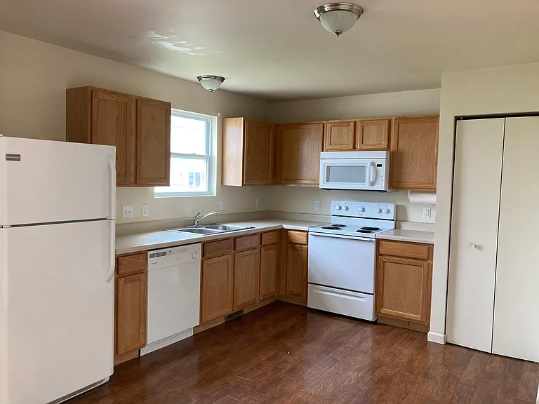 8413 Walnut Hl — Photo 6