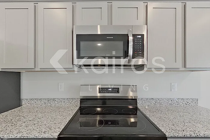 2407 Banyon Cir — Photo 6