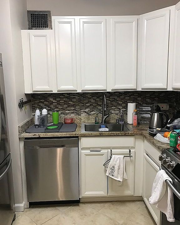 1st image of 360 E 72nd St APT B1211