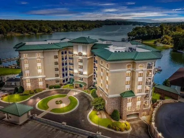 100 Bridgewater Pointe Pl Unit 404, Moneta, VA 24121
