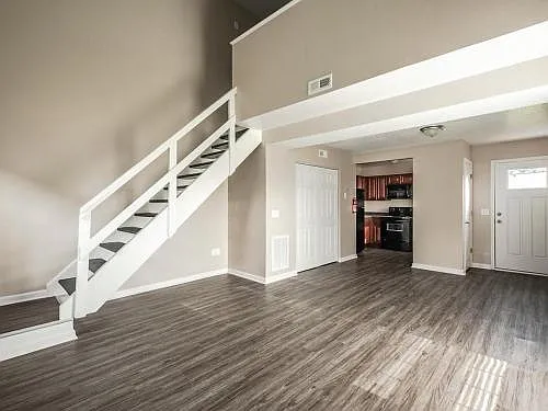 Harbor Pointe Apartments — Photo 6