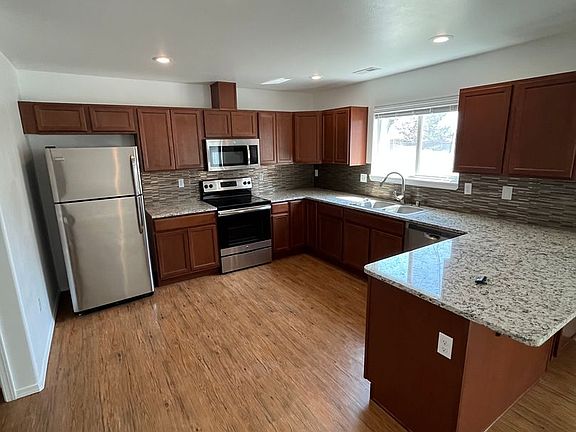 3rd image of 1702 W Lee St APT D