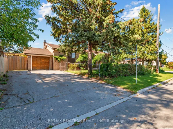91 Spenvalley Dr, Toronto, ON M3L 1Z2