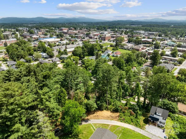 0 Summit Cir #16, Hendersonville, NC 28739