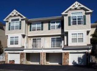 1062 Shadowlawn Dr #701, Green Brook, NJ 08812
