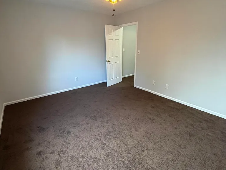 3803 Sterling Pointe Dr — Photo 10