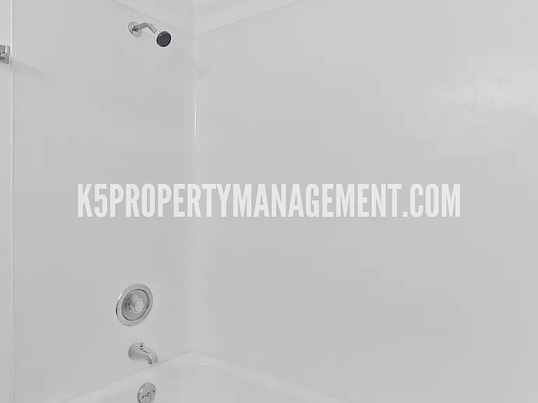 Town and Country Apartments — Photo 13