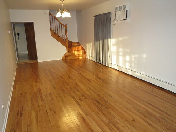 4th image of 3707 S 58th Ave