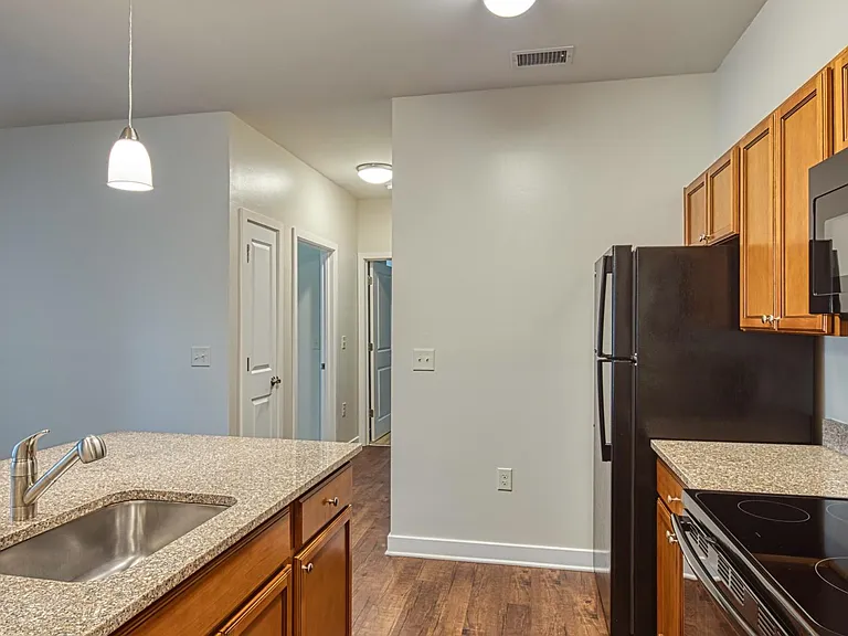 Valor Apartment Homes — Photo 35