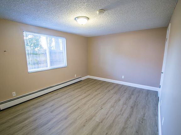 5th image of 1535 York St #102