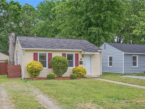 51 Phelps Cir, Hampton, VA 23663