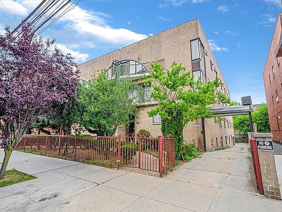 2nd image of 147-26 Roosevelt Ave #1B