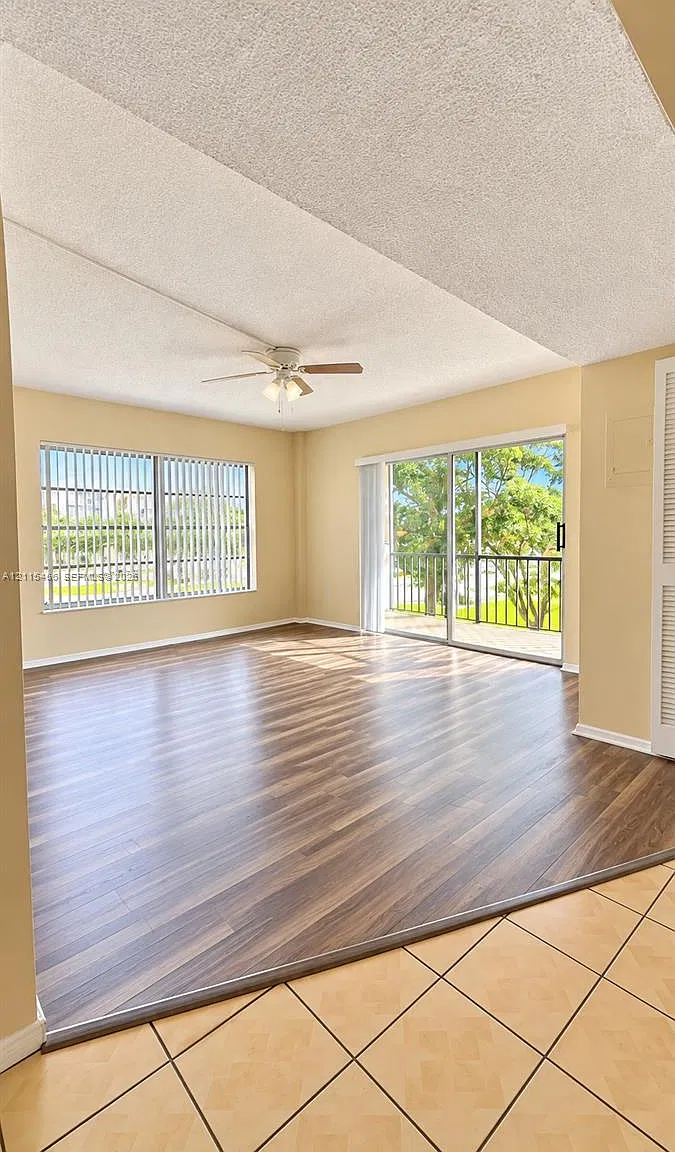 4172 Inverrary Dr — Photo 4