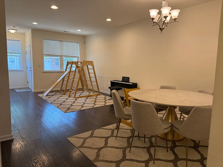 107 Savoth Ln — Photo 3