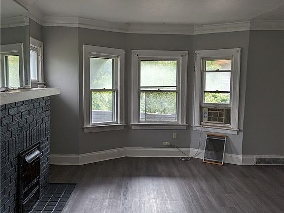 4th image of 3598 E 117th St